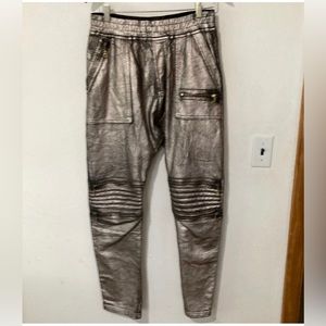 Robin's jean Metallic joggers size M